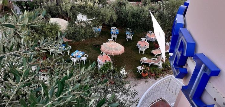 Hotel La Pergola Cavalaire-sur-Mer Exterior foto